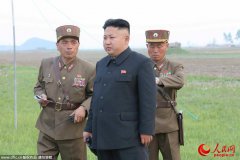  人民武力部副部长尹东弦参加上述活动